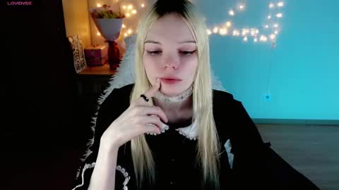 Lia online show from 02.24.25