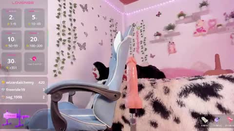 Snapshot of emily_restrepoo chatting on 03.07.25 Emily online show from 03.07.25