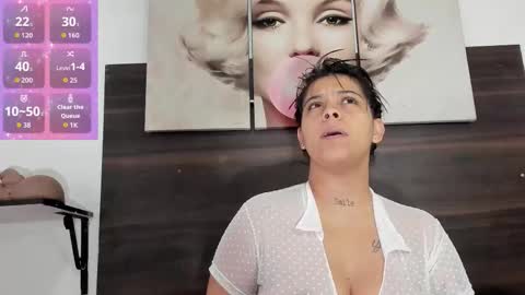 Snapshot of emily_rivera78 chatting on 10.08.25 Emily online show from 10.08.25