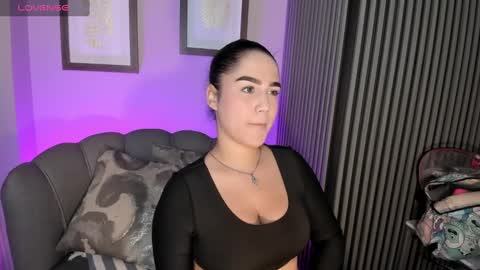 Snapshot of emily_roberts1 chatting on 01.22.25 Emily online show from 01.22.25