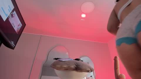 Snapshot of emily_roberts1 chatting on 02.27.25 Emily online show from 02.27.25