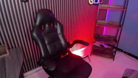 Snapshot of emily_roberts1 chatting on 03.07.25 Emily online show from 03.07.25