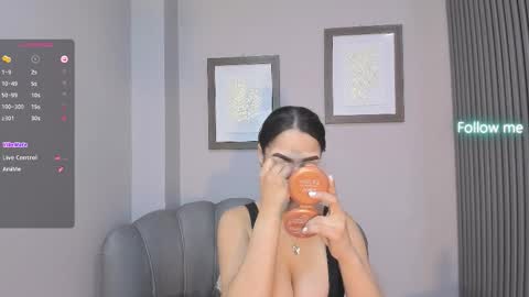 Snapshot of emily_roberts1 chatting on 09.28.25 Emily online show from 09.28.25