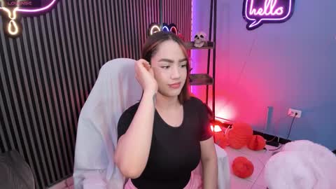 Snapshot of emily_roberts1 chatting on 11.01.25 Emily online show from 11.01.25