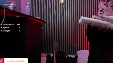 Snapshot of emily_roberts1 chatting on 11.03.25 Emily online show from 11.03.25