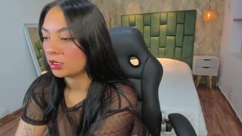 Snapshot of emily_rosee__ chatting on 05.20.26 Emily online show from 05.20.26