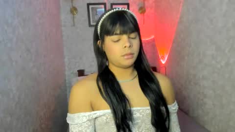 Snapshot of emily_rosue_ chatting on 07.14.26 emily_rosue_ online show from 07.14.26