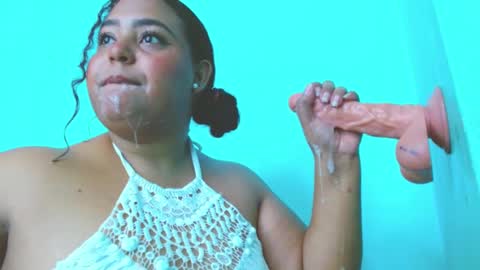 Snapshot of emily_sweet_23 chatting on 12.31.24 Liss online show from 12.31.24