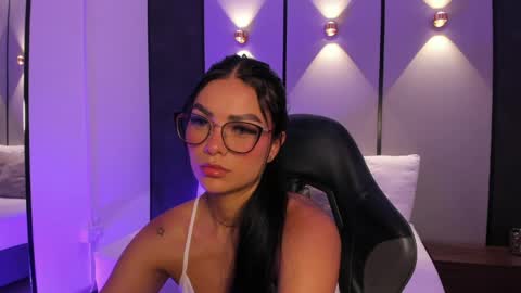 Snapshot of emily_tolson chatting on 05.27.26 emily_tolson online show from 05.27.26