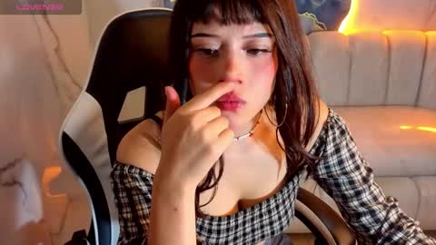 Snapshot of emily_tx_ chatting on 11.15.25 Online 2200 to 600 online show from 11.15.25