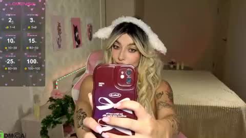 Snapshot of emily_tyler19 chatting on 06.20.26 Emily online show from 06.20.26