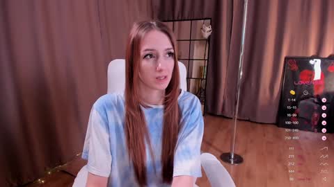 Snapshot of emily_w0w_ chatting on 02.05.25 Lia online show from 02.05.25