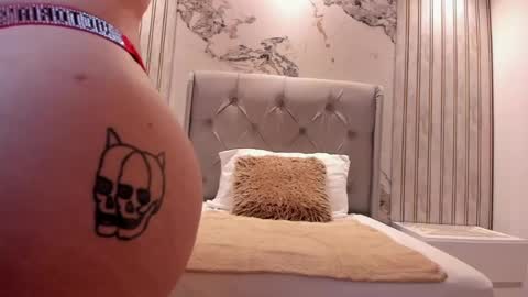  E M Y L Y  online show from 04.16.26