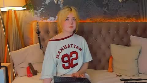 Baby Emelli online show from 04.30.26