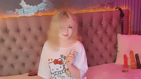 Baby Emelli online show from 06.10.26