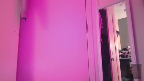 Emily Beach online show from 10.31.25