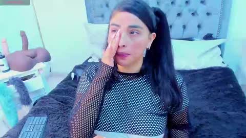 Snapshot of emilybta chatting on 02.14.25 EMILY online show from 02.14.25