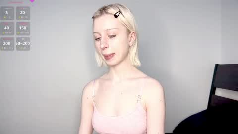 Snapshot of emilycutegirl chatting on 02.23.26 Emily online show from 02.23.26