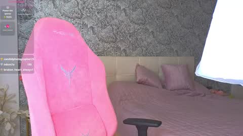 emilydancee online show from 12.20.24