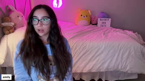 Snapshot of emilyfawn chatting on 09.12.25 emilyfawn online show from 09.12.25