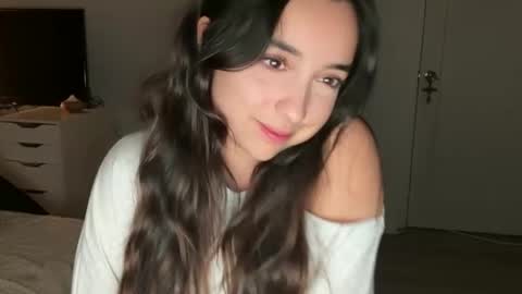 Snapshot of emilyfawn chatting on 11.11.25 emilyfawn online show from 11.11.25