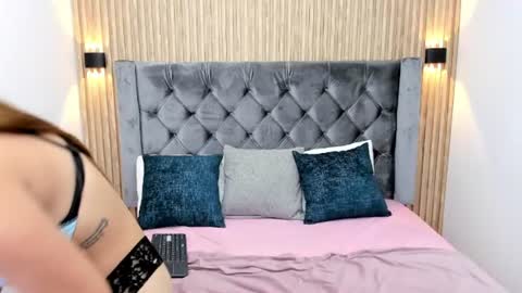 Snapshot of emilygracce chatting on 06.19.26 emilygracce online show from 06.19.26