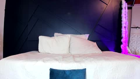 Emily online show from 01.16.25