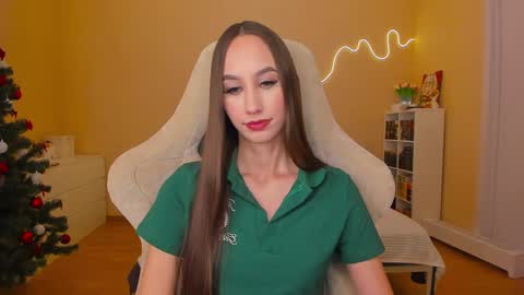 Snapshot of emilyhoston chatting on 01.22.25 Alina online show from 01.22.25