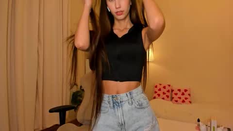 Snapshot of emilyhoston chatting on 09.25.25 Alina online show from 09.25.25