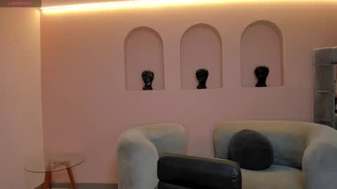 Snapshot of emilyjohnsonx chatting on 10.18.25 Emily online show from 10.18.25