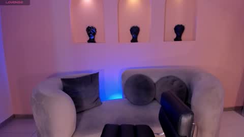 Snapshot of emilyjohnsonx chatting on 10.21.25 Emily online show from 10.21.25