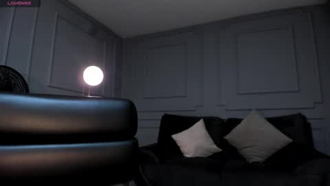 Snapshot of emilyjohnsonx chatting on 11.04.25 Emily online show from 11.04.25