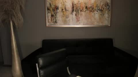 Snapshot of emilyjohnsonx chatting on 11.05.25 Emily online show from 11.05.25