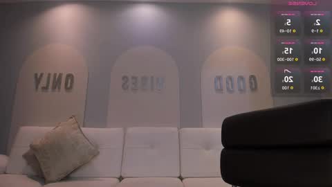 Snapshot of emilyjohnsonx chatting on 11.12.25 Emily online show from 11.12.25