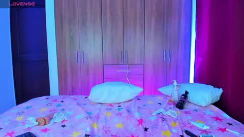 Snapshot of emilyjonss chatting on 12.14.24 Emily online show from 12.14.24