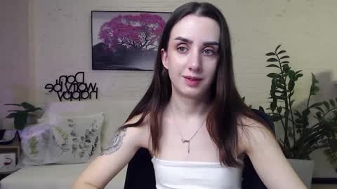 Snapshot of emilylayer chatting on 01.05.25 Emyli online show from 01.05.25