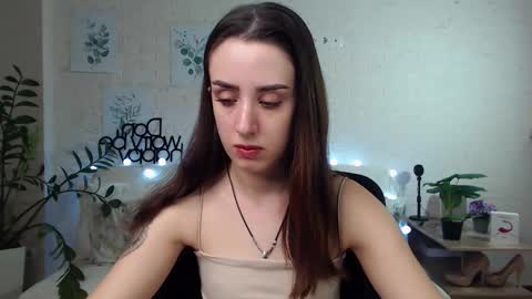 Snapshot of emilylayer chatting on 01.14.25 Emyli online show from 01.14.25