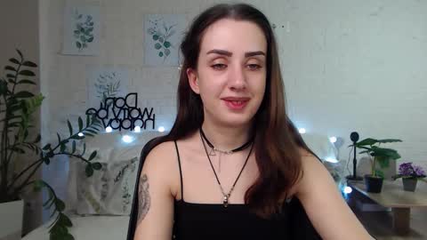 Snapshot of emilylayer chatting on 01.19.25 Emyli online show from 01.19.25