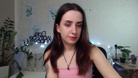 Snapshot of emilylayer chatting on 01.20.25 Emyli online show from 01.20.25