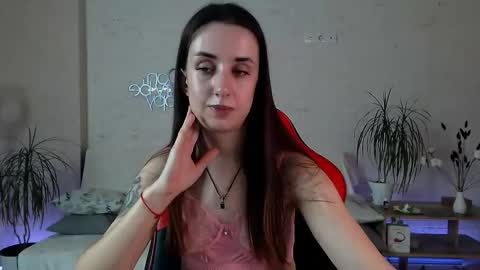 Snapshot of emilylayer chatting on 10.08.25 Emyli online show from 10.08.25