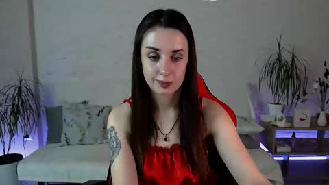 Snapshot of emilylayer chatting on 11.04.25 Emyli online show from 11.04.25