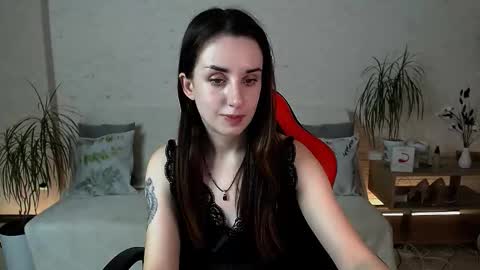 Snapshot of emilylayer chatting on 11.19.25 Emyli online show from 11.19.25