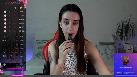 Snapshot of emilylayer chatting on 11.23.25 Emyli online show from 11.23.25