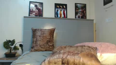 Emilly online show from 02.26.25