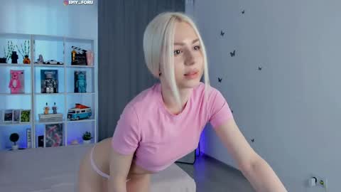 Hey i am  Emily     am -  pm online show from 05.22.26
