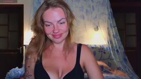 Emily Robbie online show from 01.11.26