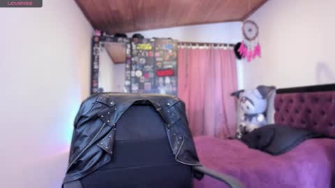  Emily Support me to have 100 likes plx online show from 01.24.25