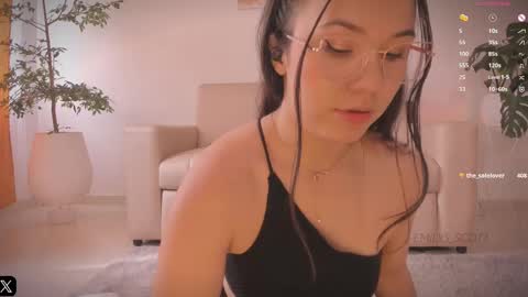 Snapshot of emilys_scott chatting on 02.13.25 Emy online show from 02.13.25