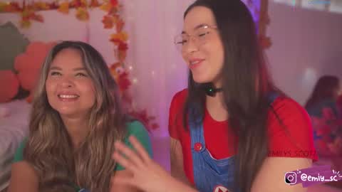 Snapshot of emilys_scott chatting on 10.26.25 Emy online show from 10.26.25