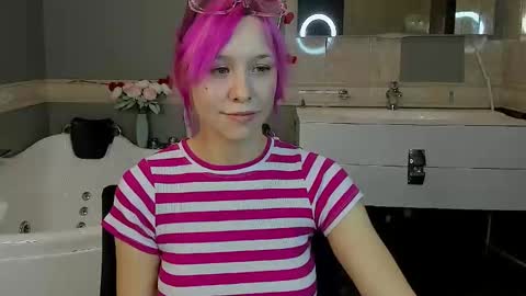 Snapshot of emilytrase chatting on 03.25.26 Betty online show from 03.25.26